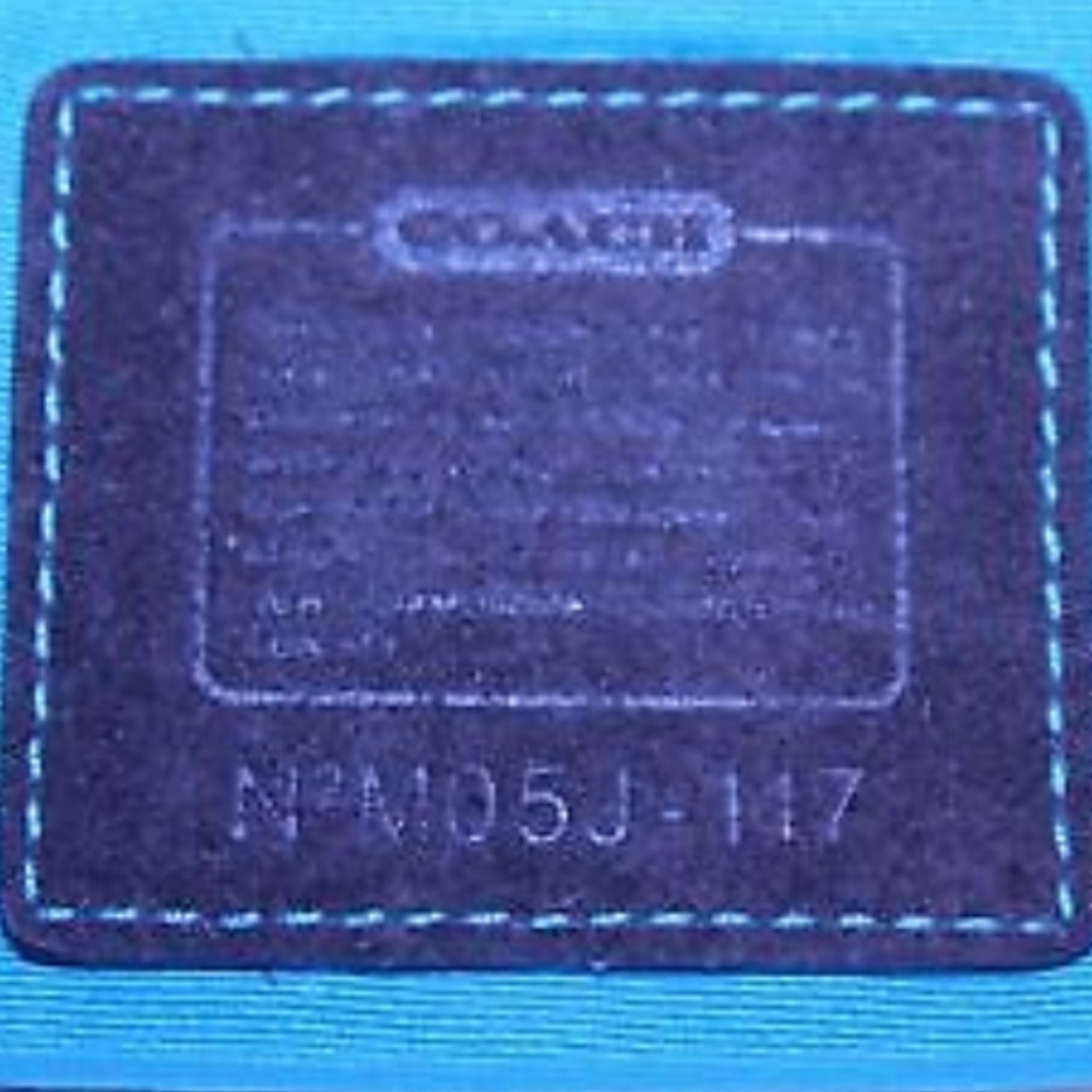 Authentic Coach Hampton Hobo - Picture 8 of 8